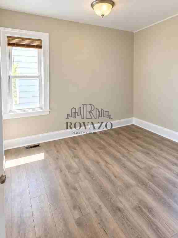 97 University Pl #1C - Photo 3 of 6