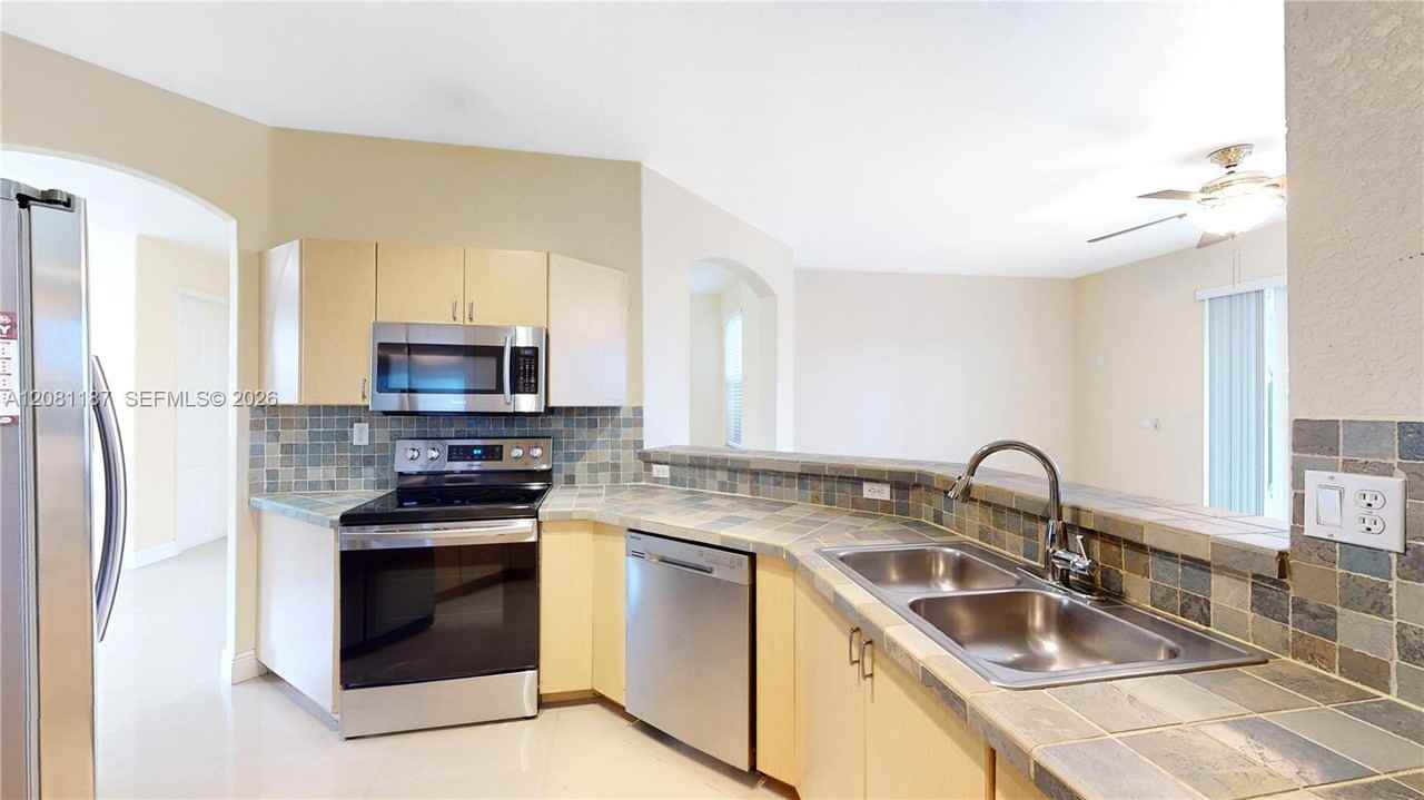 12281 Sw 121st Ter - Photo 7 of 8