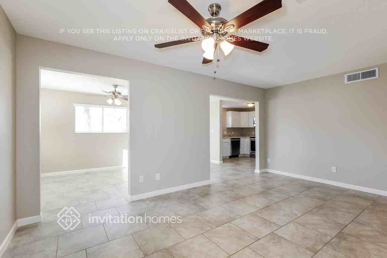 2720 E Michelle Dr - Photo 6 of 19