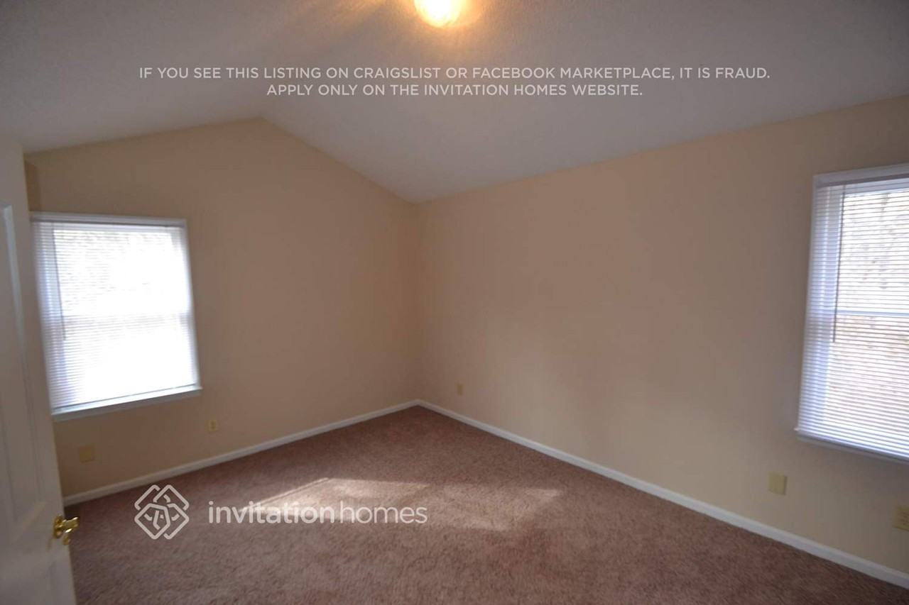 2329 Century Oaks Ln - Photo 5 of 10