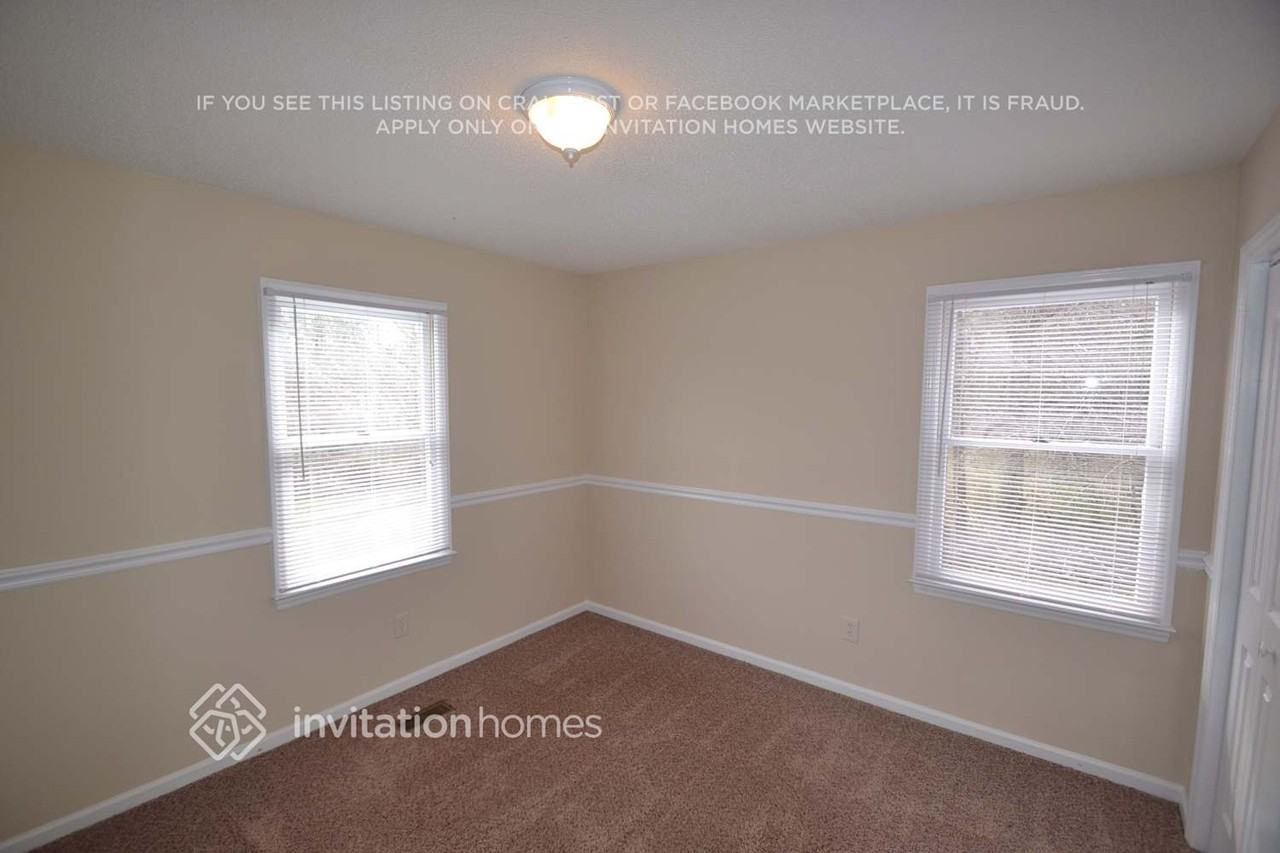 2329 Century Oaks Ln - Photo 6 of 10