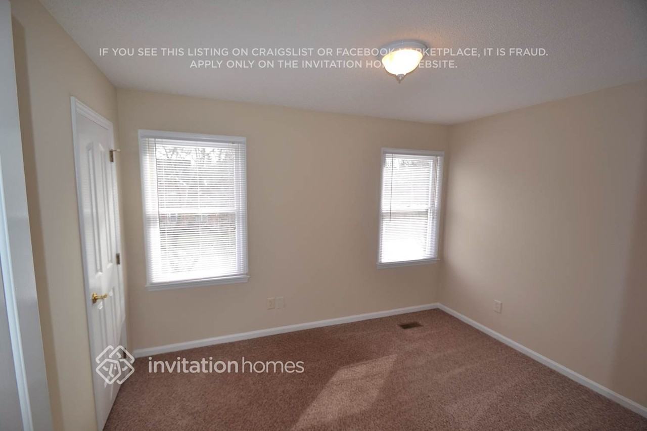 2329 Century Oaks Ln - Photo 7 of 10