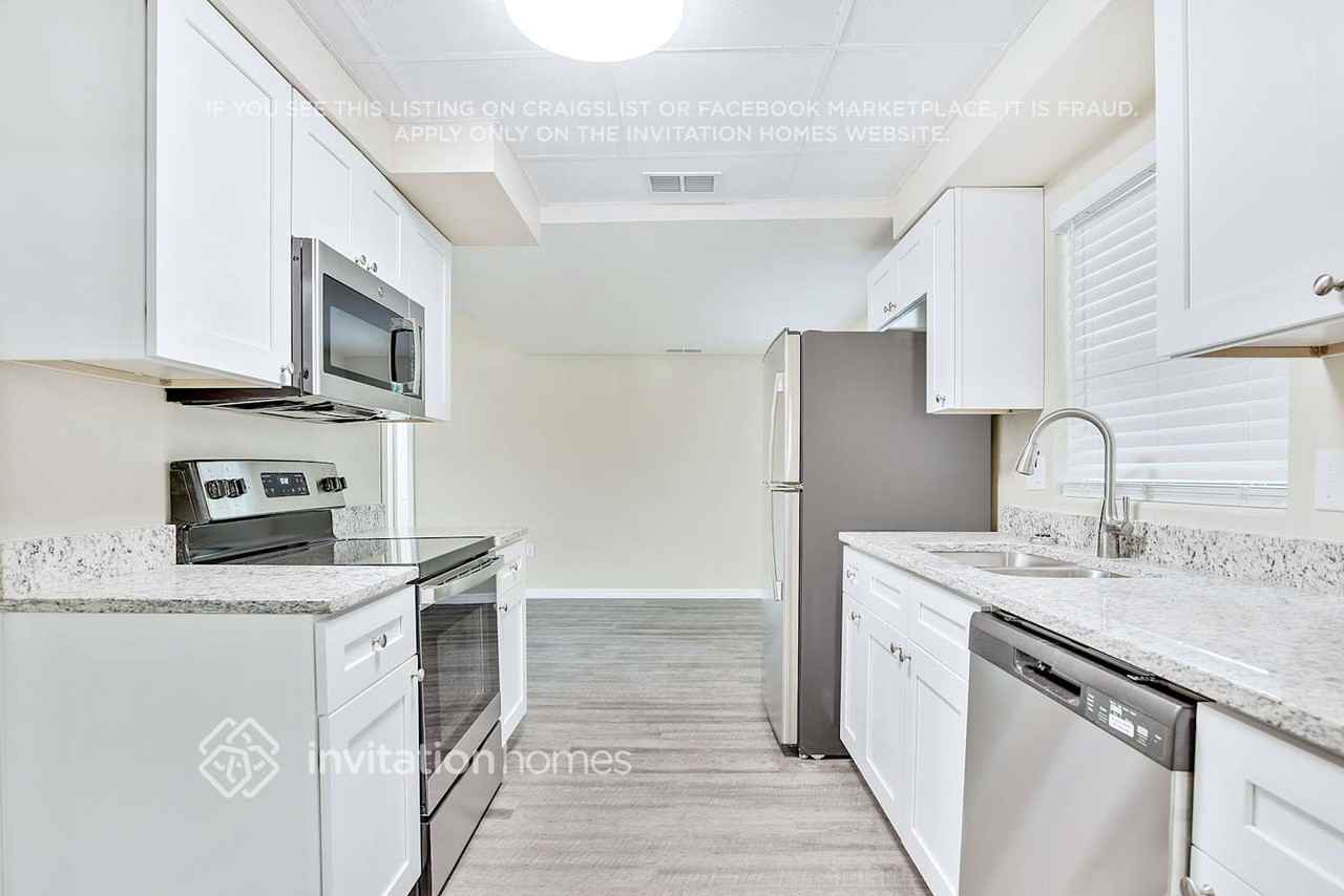 1834 N Powers Dr - Photo 6 of 21