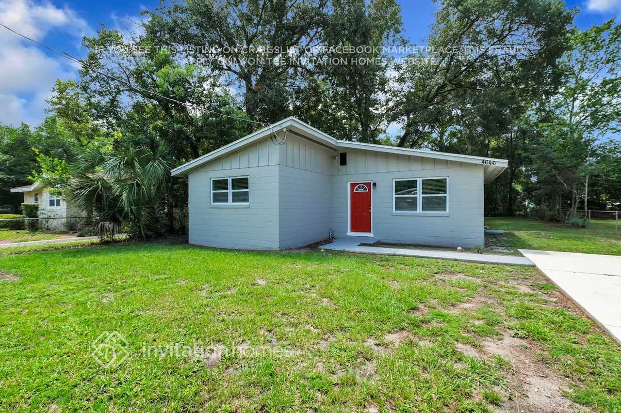 4646 Effingham Rd - Photo 2 of 26