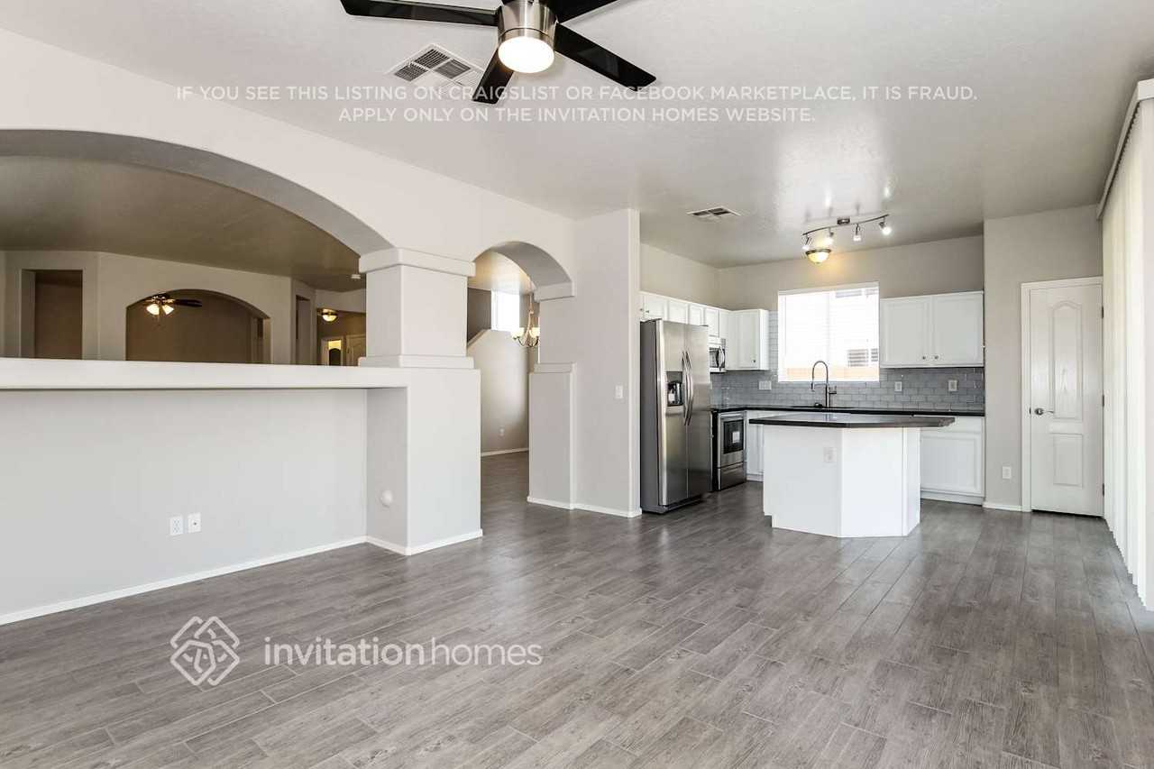 14758 W Columbine Dr - Photo 6 of 16