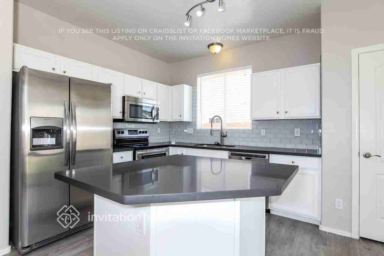 14758 W Columbine Dr - Photo 7 of 16