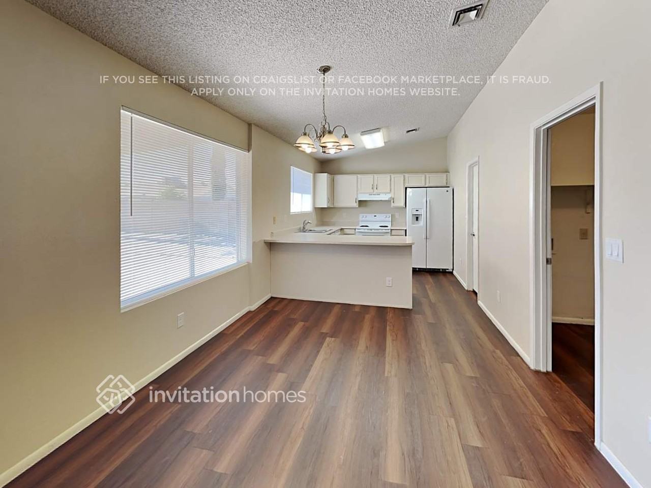 11102 N 79th Ave - Photo 7 of 18