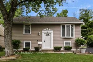 featured image of 104 N Elm Ln