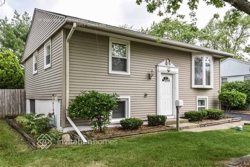 104 N Elm Ln - Photo 2 of 21
