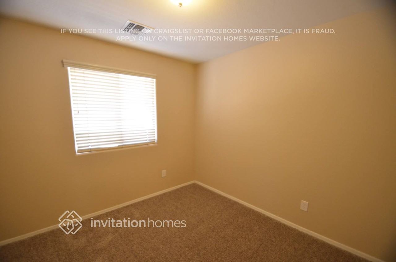 116 N 66th Ln - Photo 5 of 11