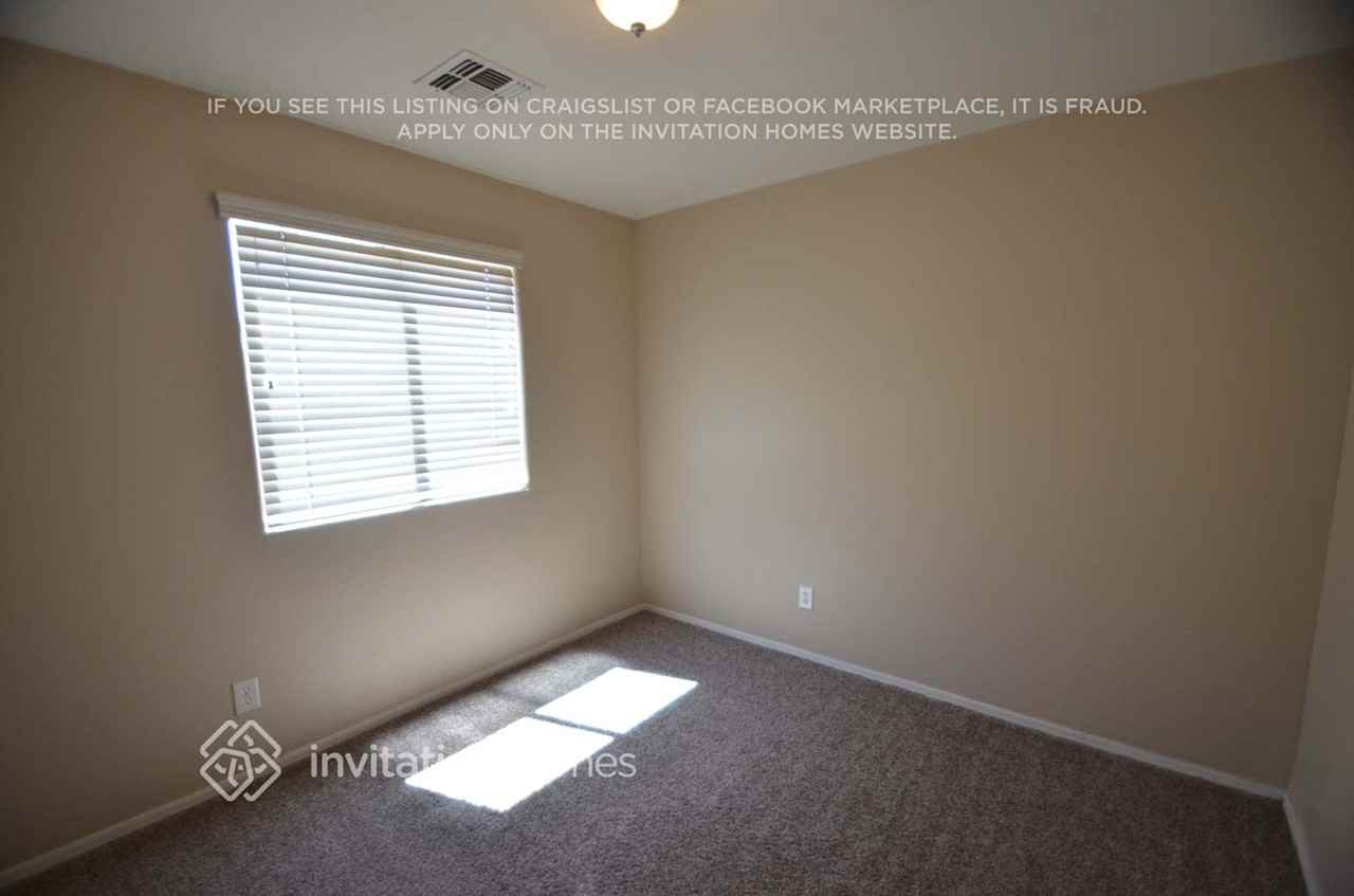 116 N 66th Ln - Photo 6 of 11