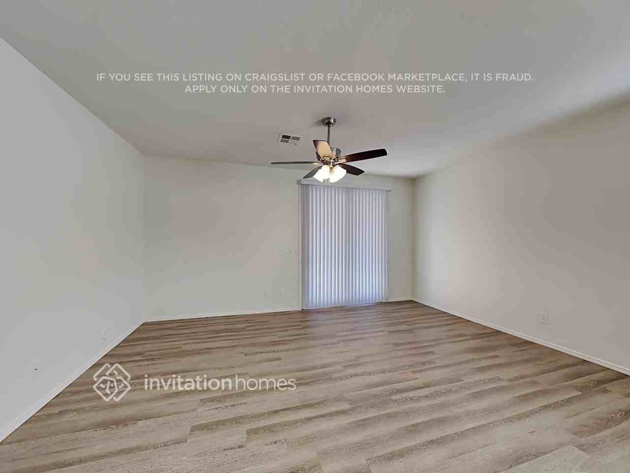 4921 W St Anne Ave - Photo 3 of 18