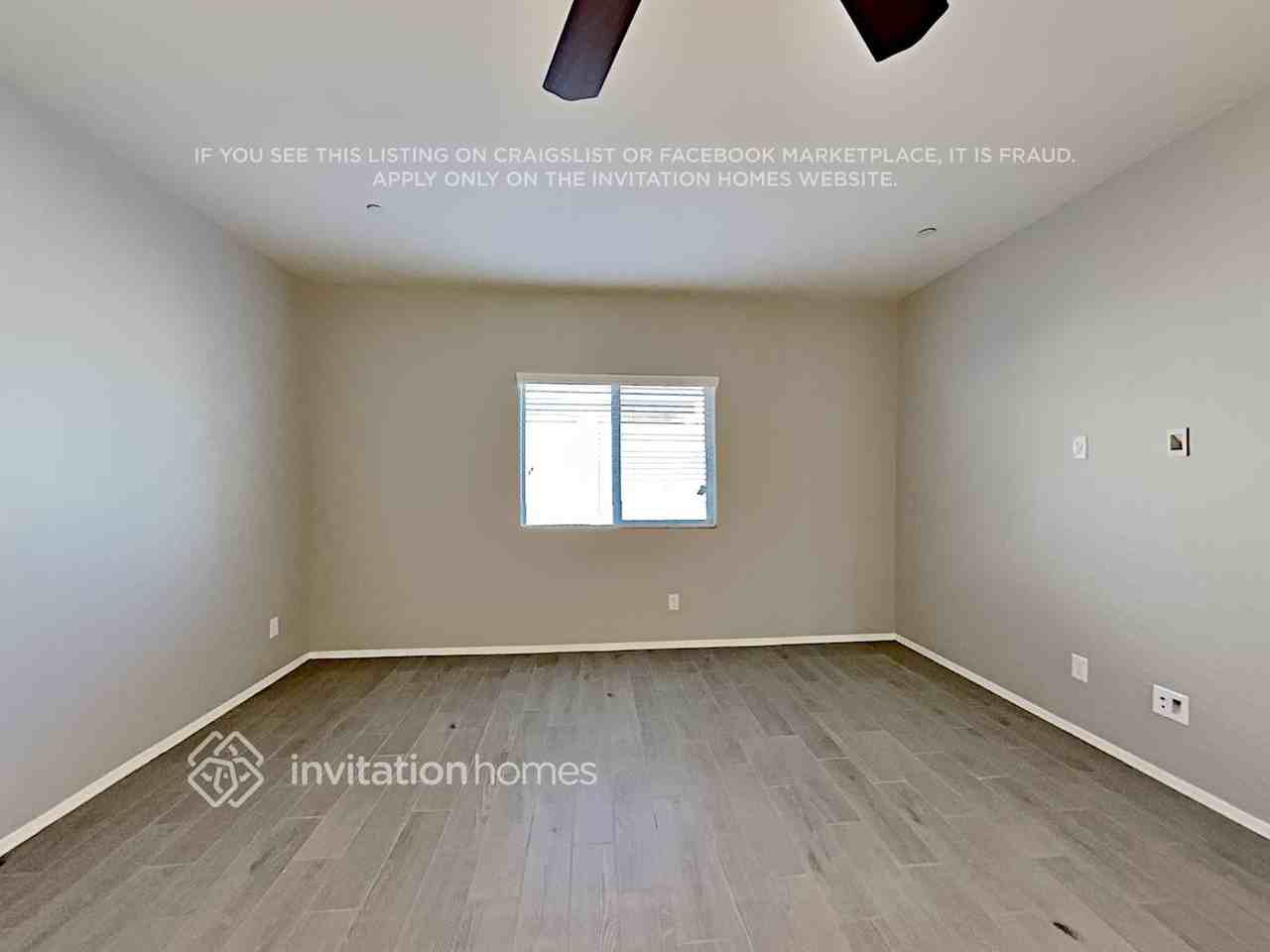 21130 W Cypress St - Photo 4 of 22