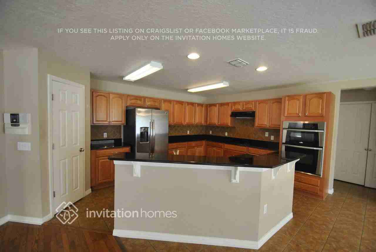 4685 Caverns Dr - Photo 5 of 15