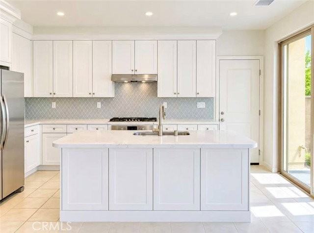112 Newburry - Photo 4 of 8