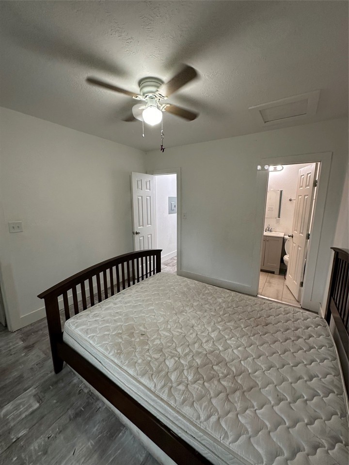 1405 Miles St #7 - Photo 6 of 10