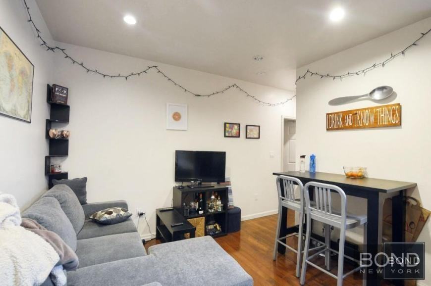 132 Ludlow St - Photo 3 of 7