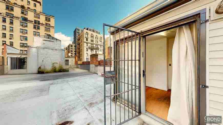 292 W 92nd St - Photo 2 of 10