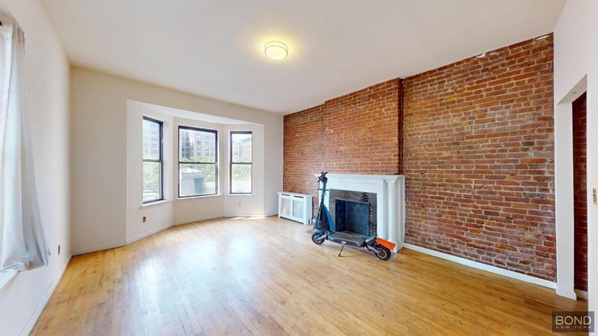 292 W 92nd St - Photo 3 of 10