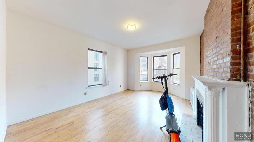 292 W 92nd St - Photo 4 of 10