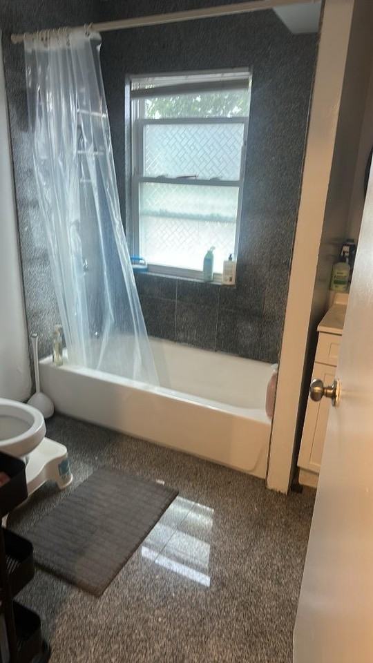 85 Stoughton St - Photo 3 of 6