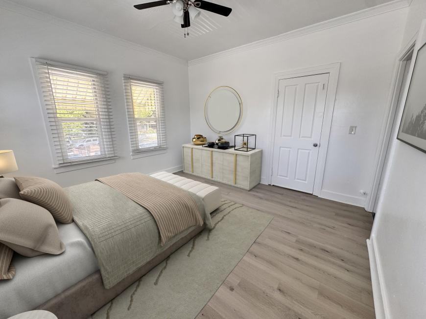 502 N Kenmore Ave - Photo 4 of 9