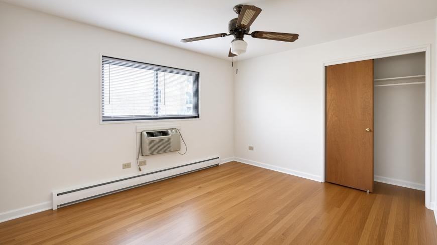 6458 N Ridge Blvd - Photo 5 of 9