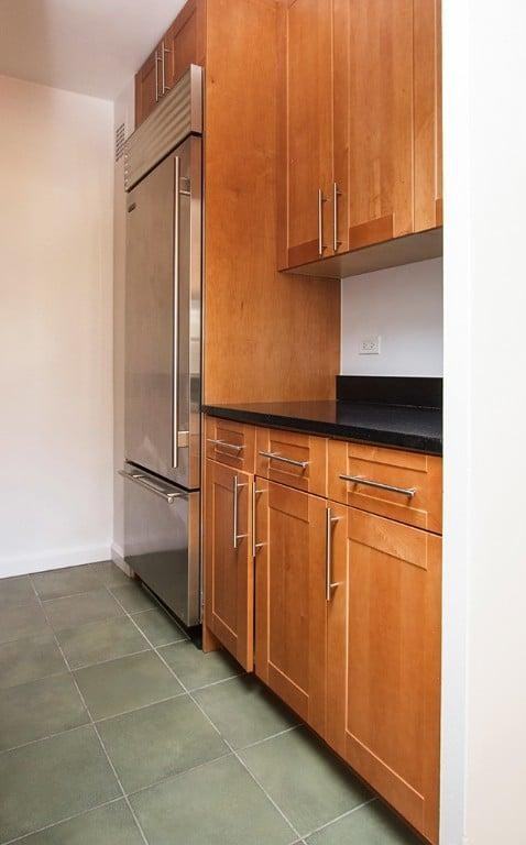 350 W 51st St - Photo 3 of 6