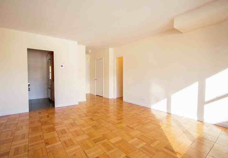 350 W 51st St - Photo 4 of 6