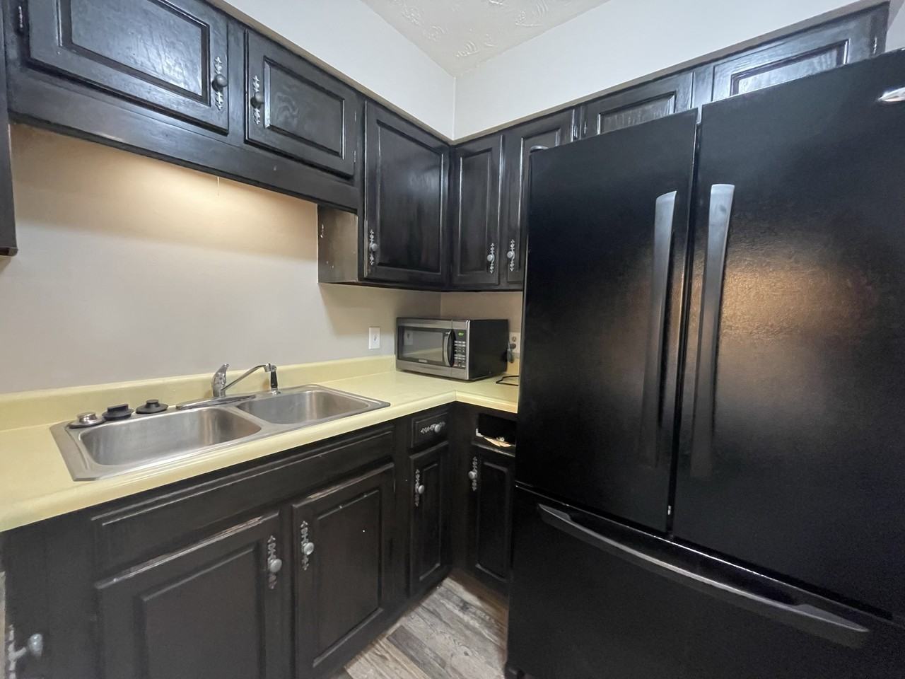601 Oak Glen Dr #4 - Photo 2 of 13