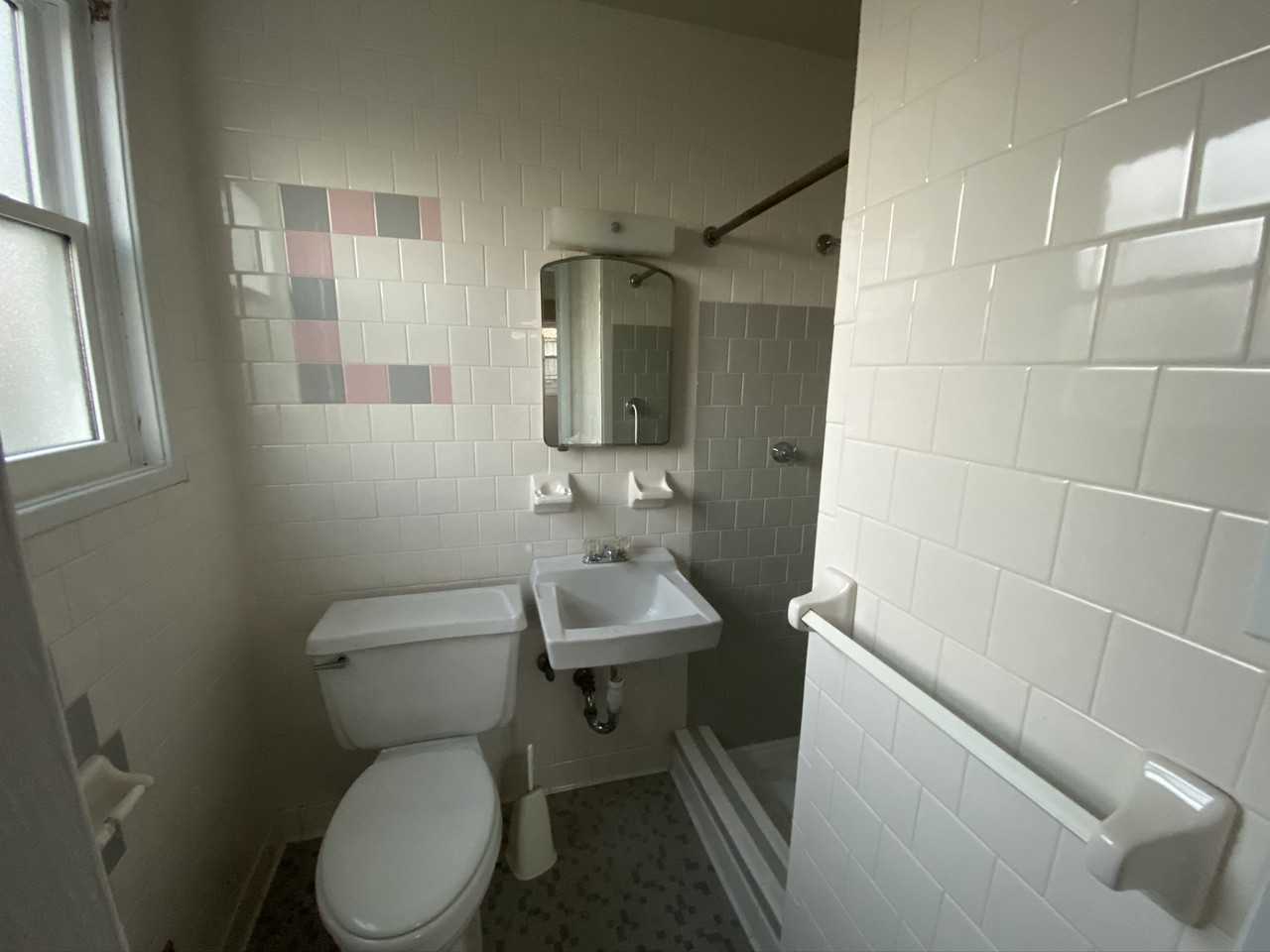 3004 Glen Ave - Photo 7 of 21