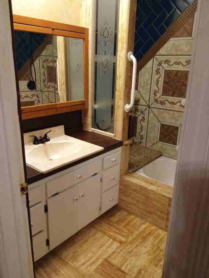 719 S Maple St - Photo 5 of 14