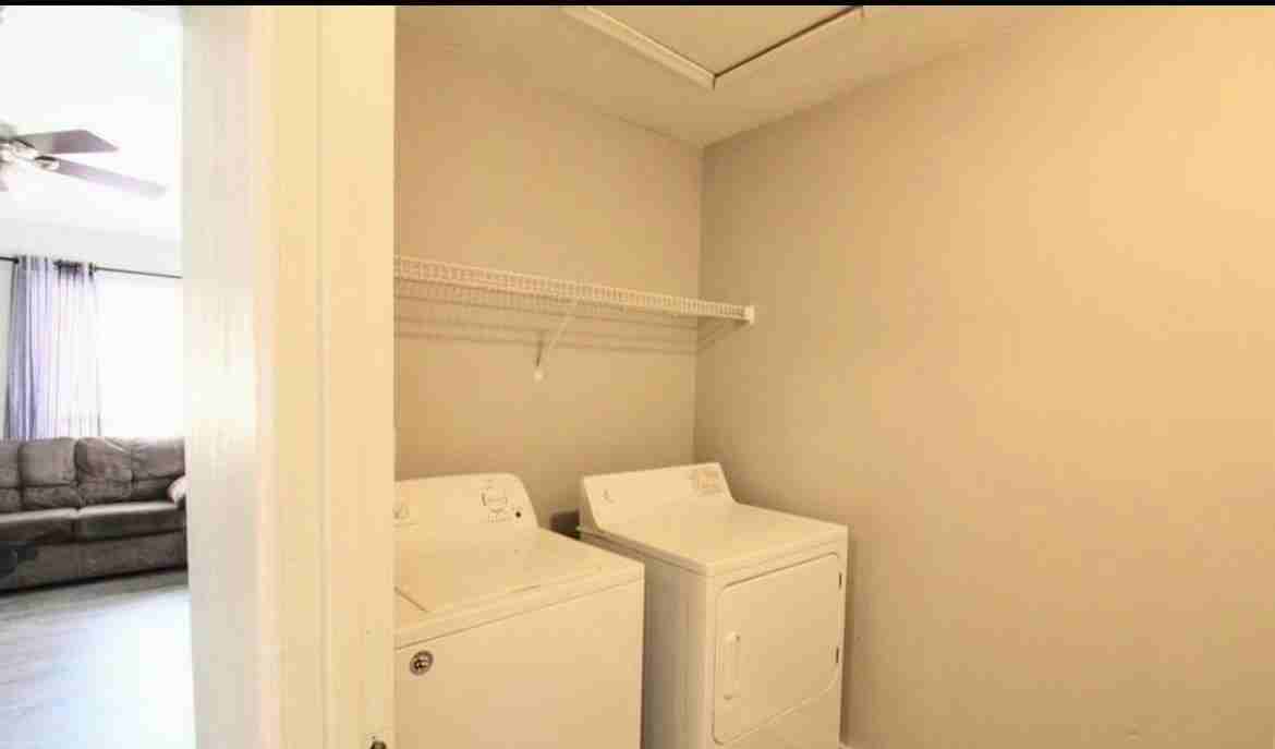1556 Devon Ln - Photo 3 of 5