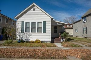 featured image of 145 E 7th St