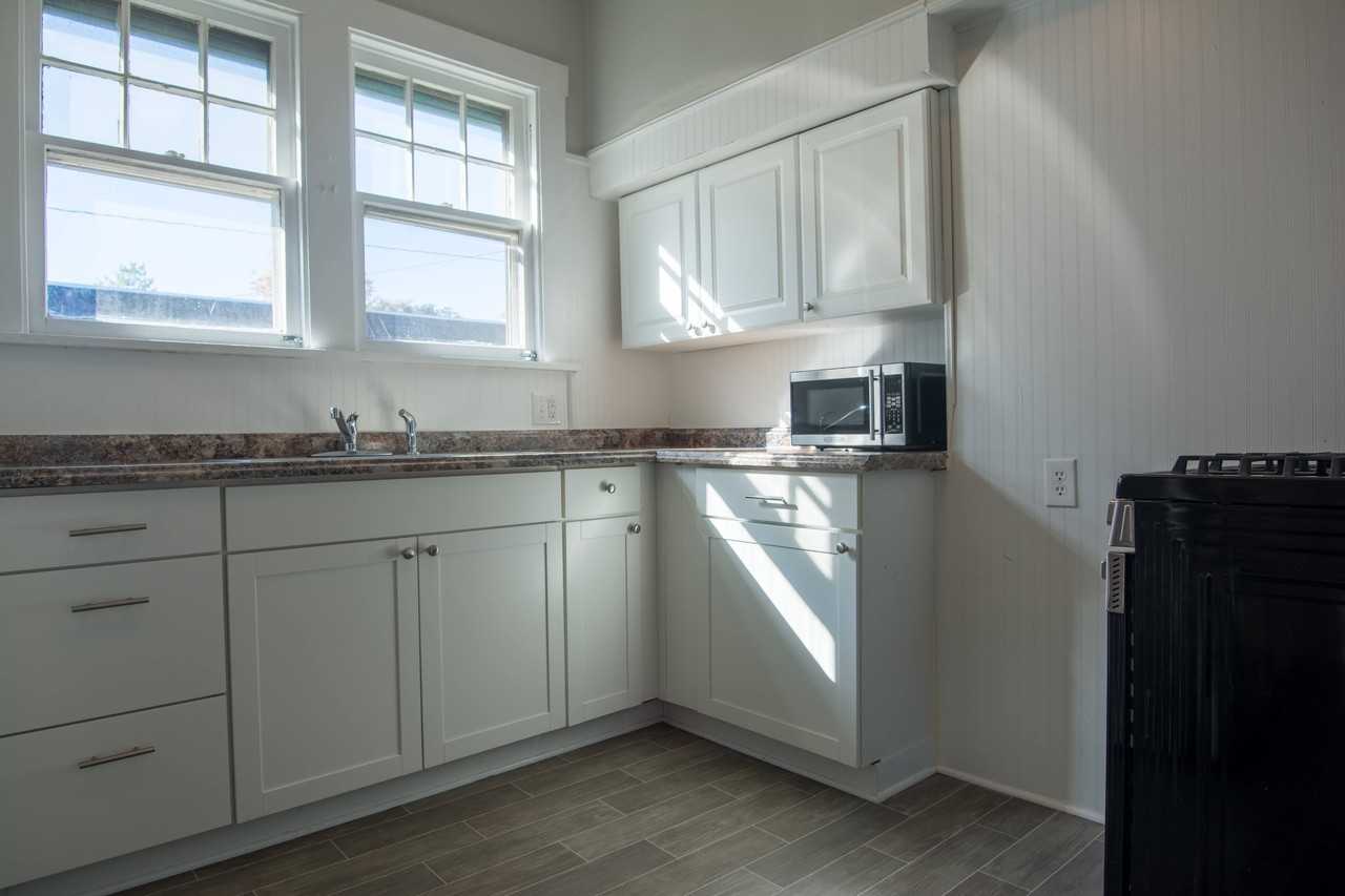 145 E 7th St - Photo 6 of 7