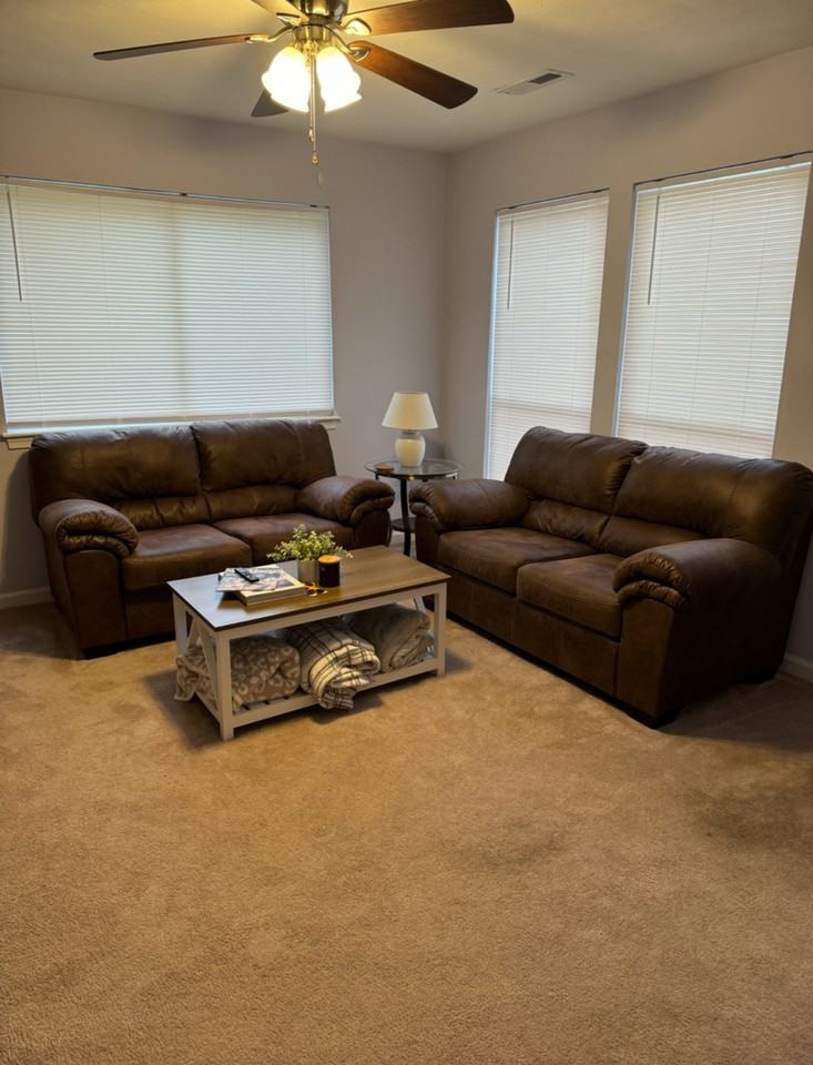 1552 Devon Ln - Photo 4 of 17