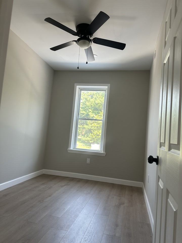 3715 Belair Rd - Photo 7 of 9