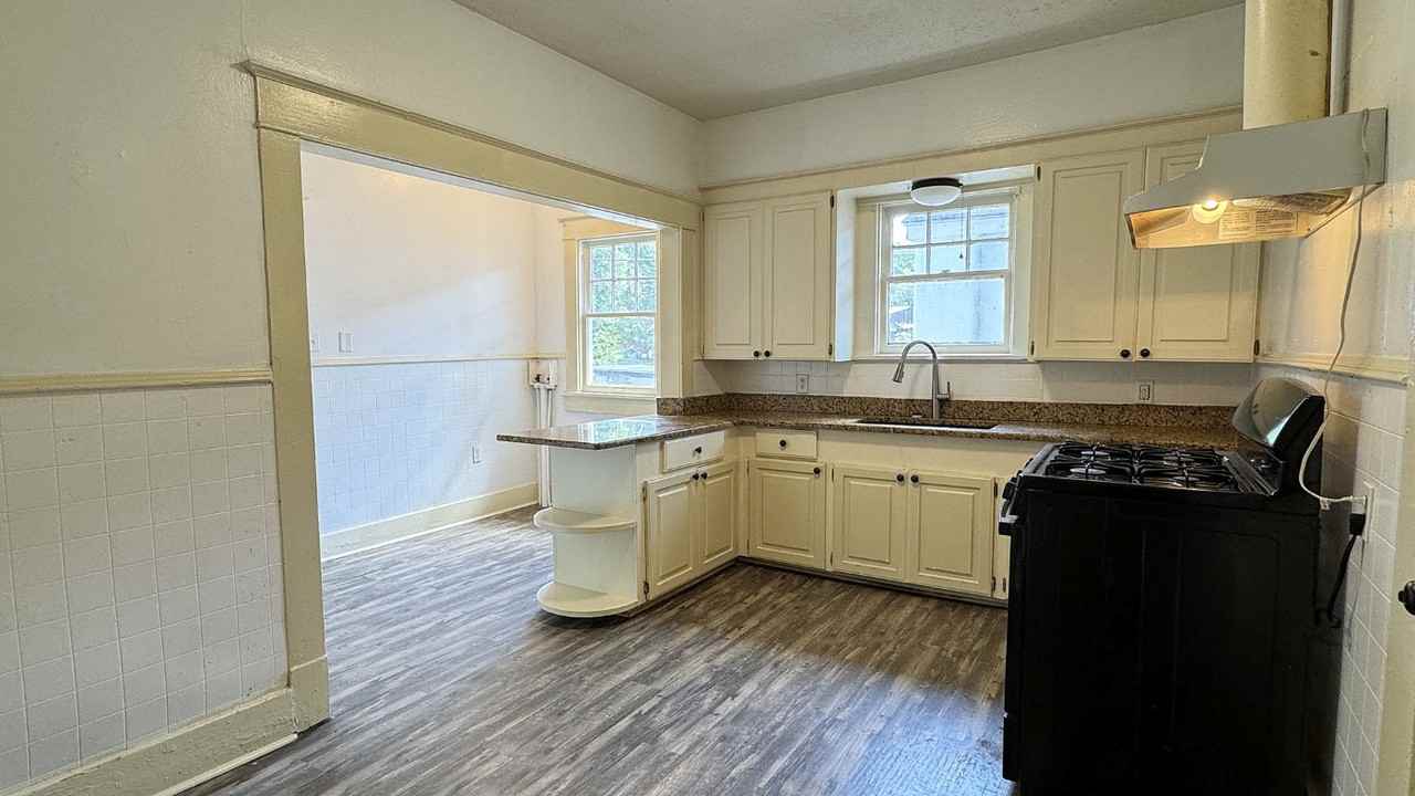 613 Montgomery Ave - Photo 6 of 20