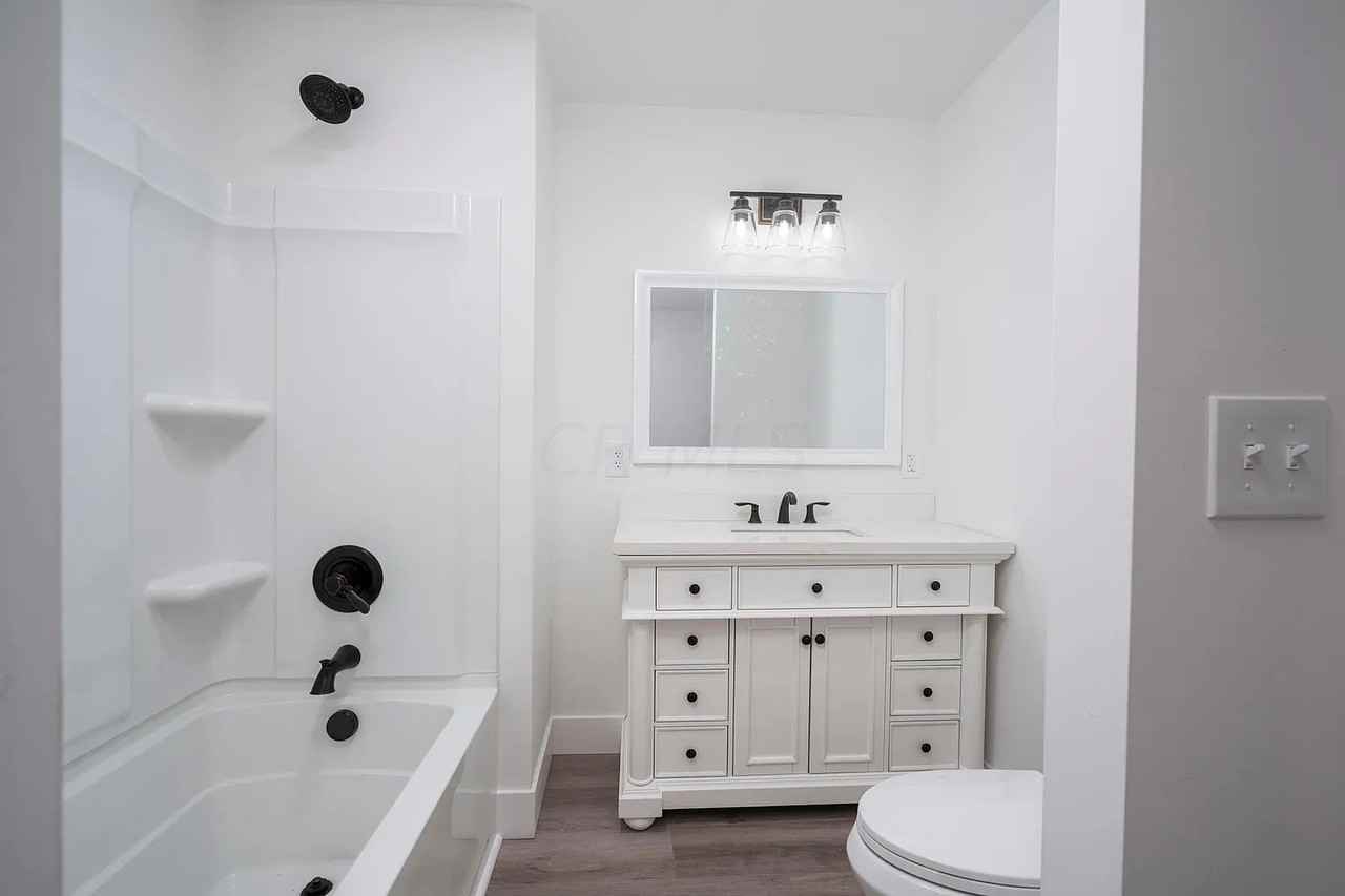 113 W Paint St #1-2 - Photo 6 of 9