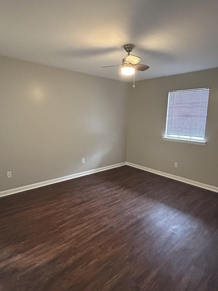 408 Tuscaloosa Ave Sw #13 - Photo 3 of 4