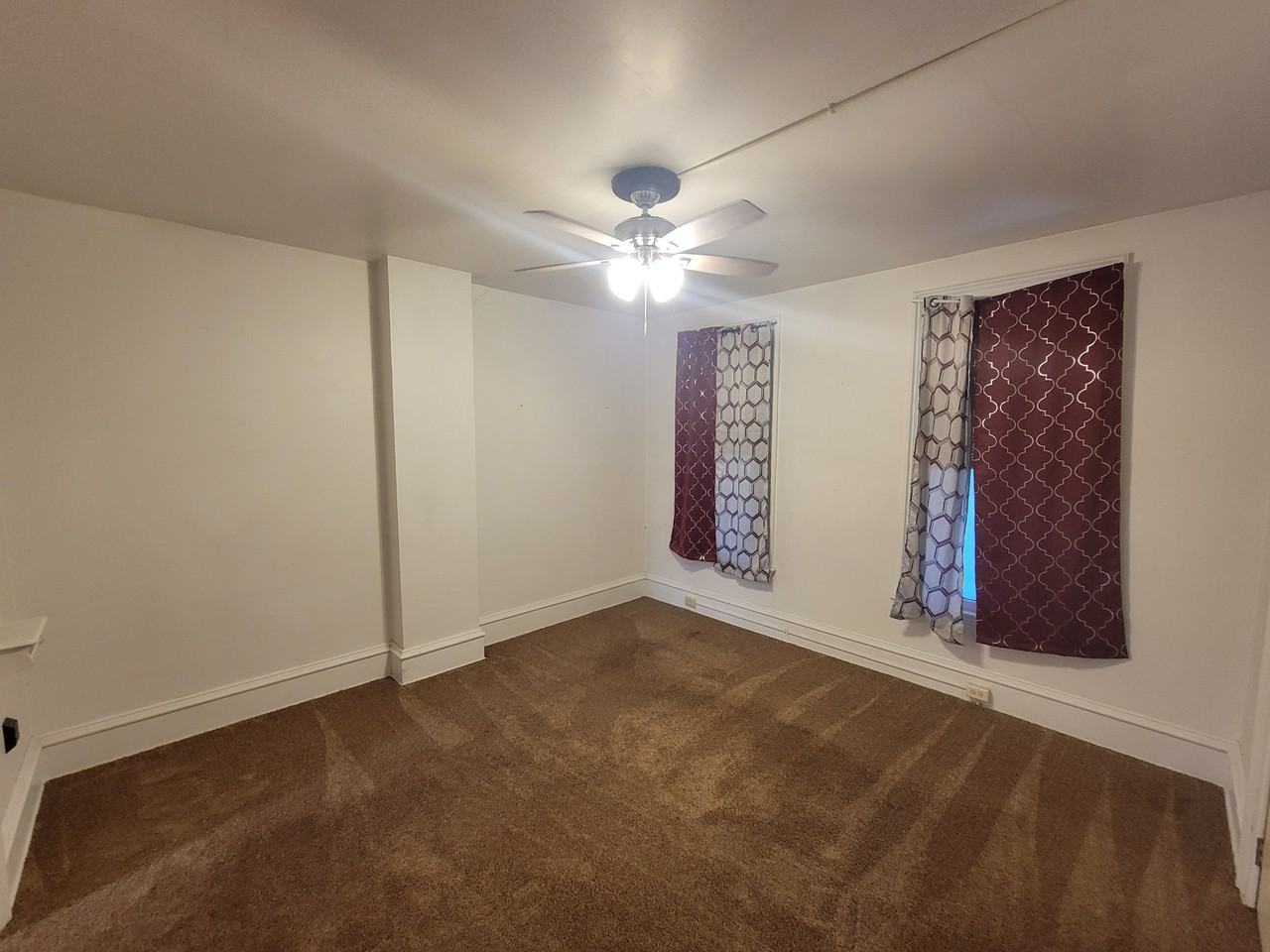 523 Rhomberg Ave - Photo 2 of 8