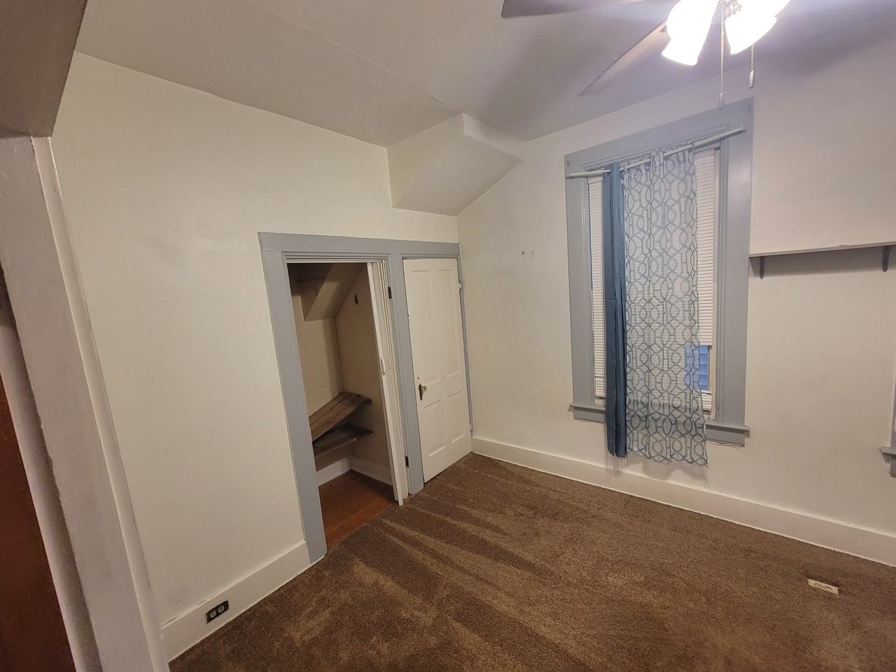 523 Rhomberg Ave - Photo 5 of 8