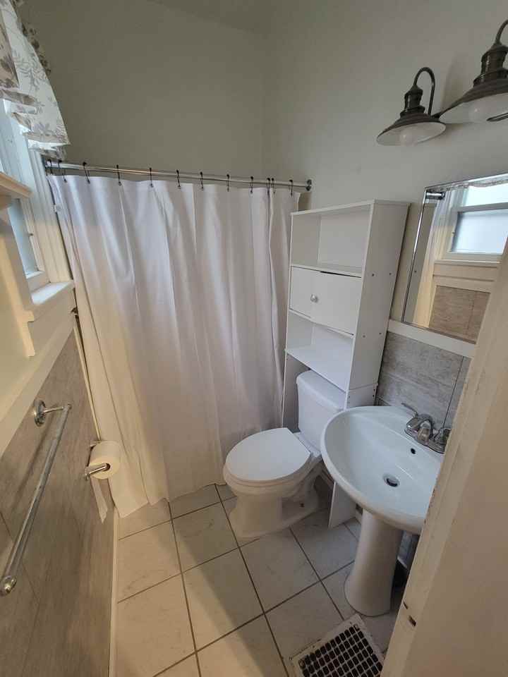523 Rhomberg Ave - Photo 7 of 8