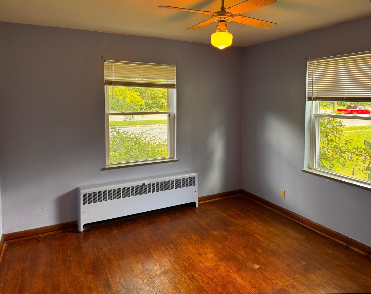 2421 Riverside Dr #1 - Photo 4 of 19