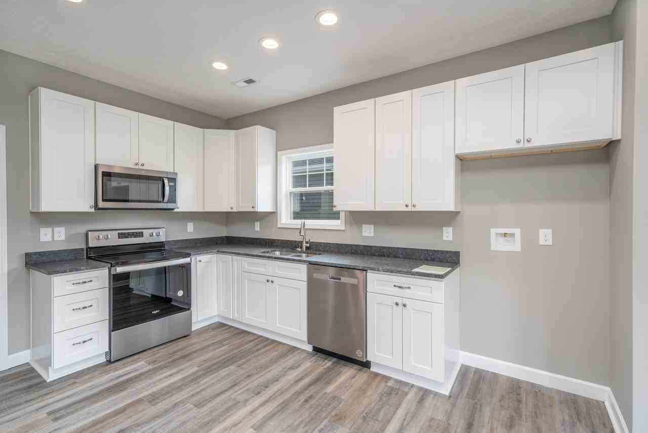 2679 Cedrus Ave - Photo 5 of 22