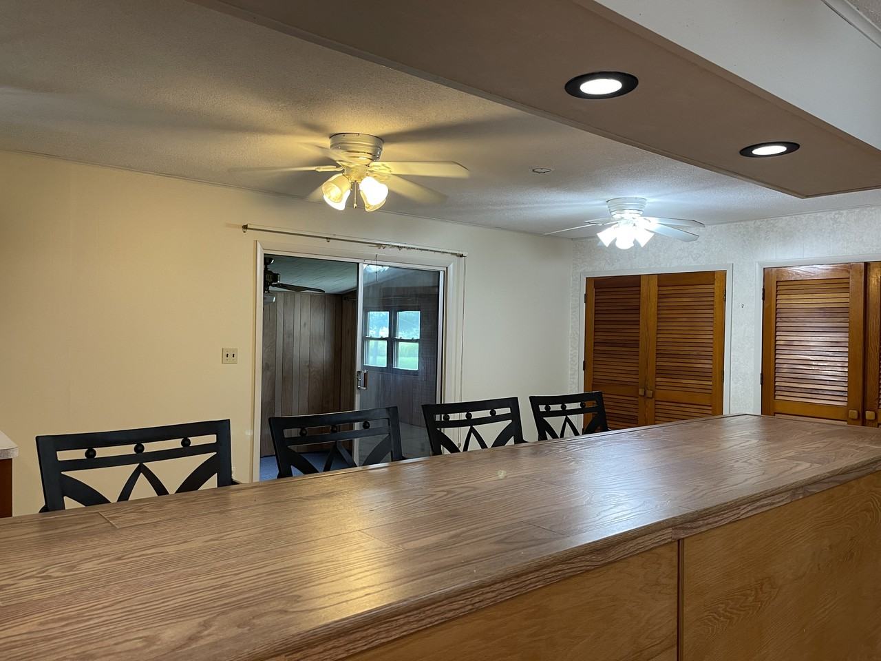 102 Oaklawn Cir - Photo 7 of 22