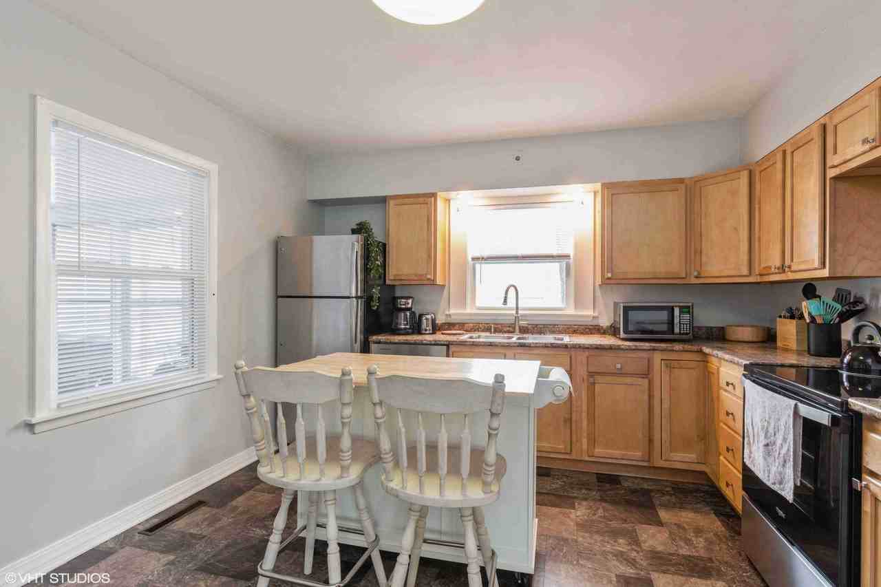 1101 24th St Se - Photo 2 of 35