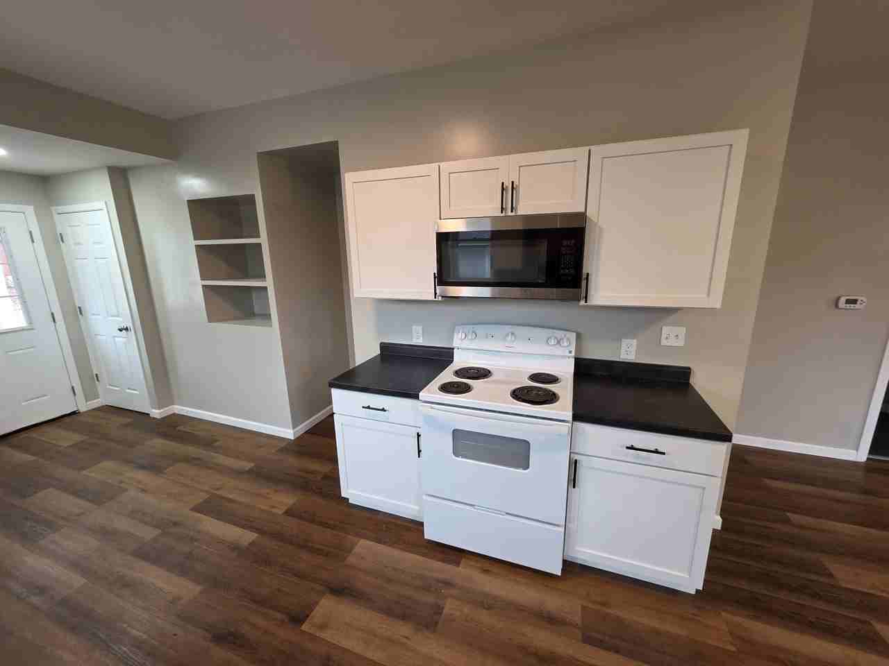 311 19th Pl - Photo 2 of 9