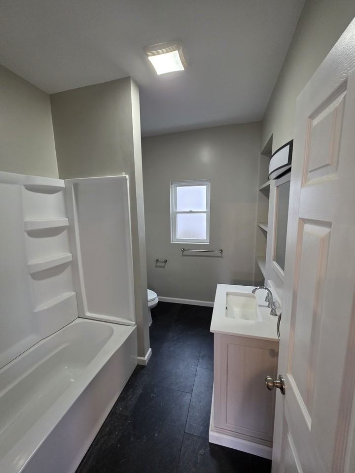 311 19th Pl - Photo 3 of 9