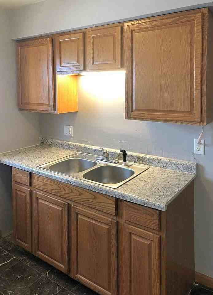 57 Pointview Ave #D - Photo 2 of 5